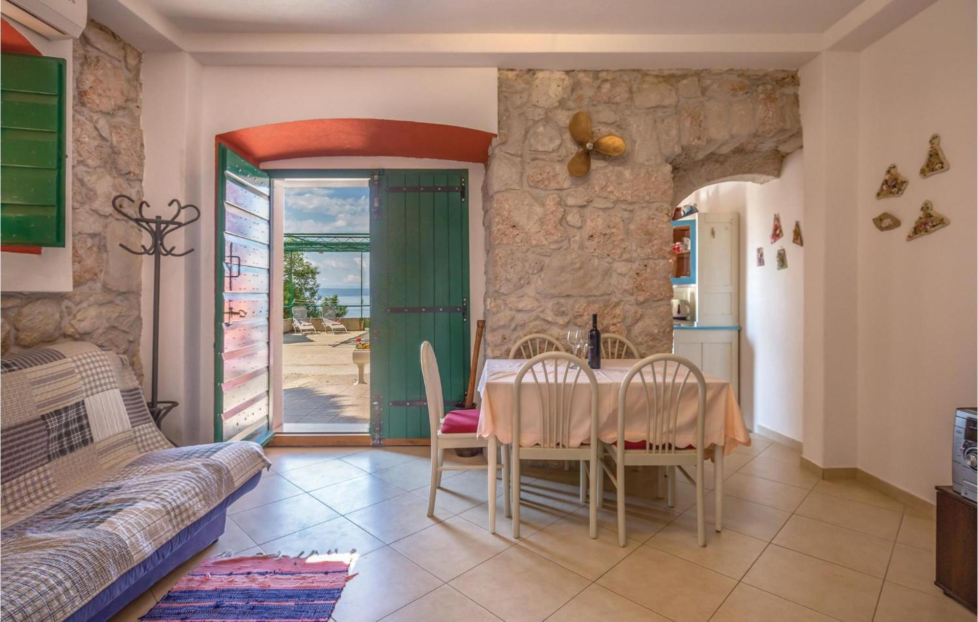Awesome Home In Podgora With Kitchen Εξωτερικό φωτογραφία