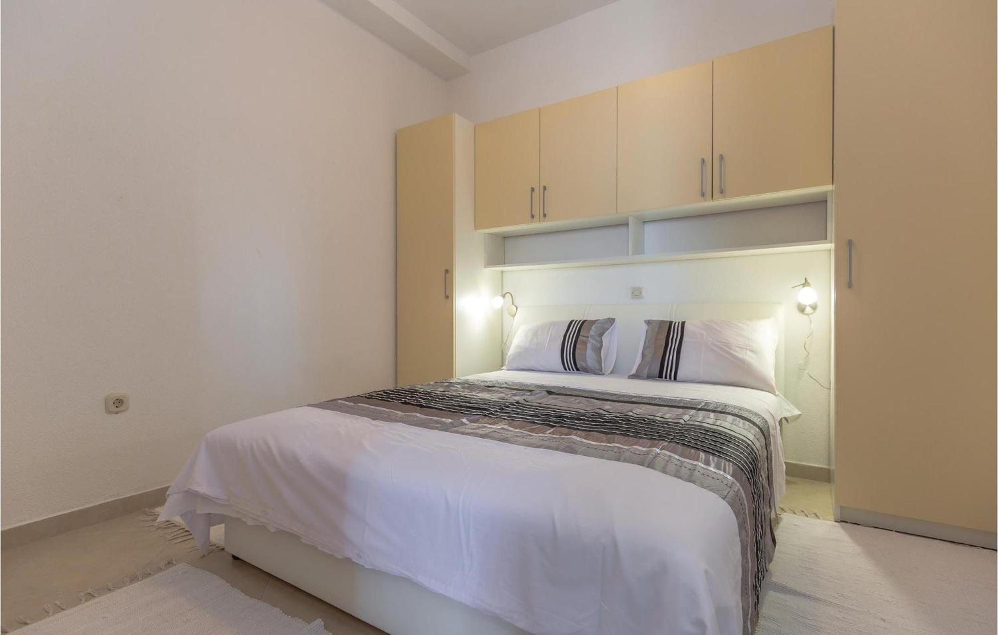 Awesome Home In Podgora With Kitchen Εξωτερικό φωτογραφία