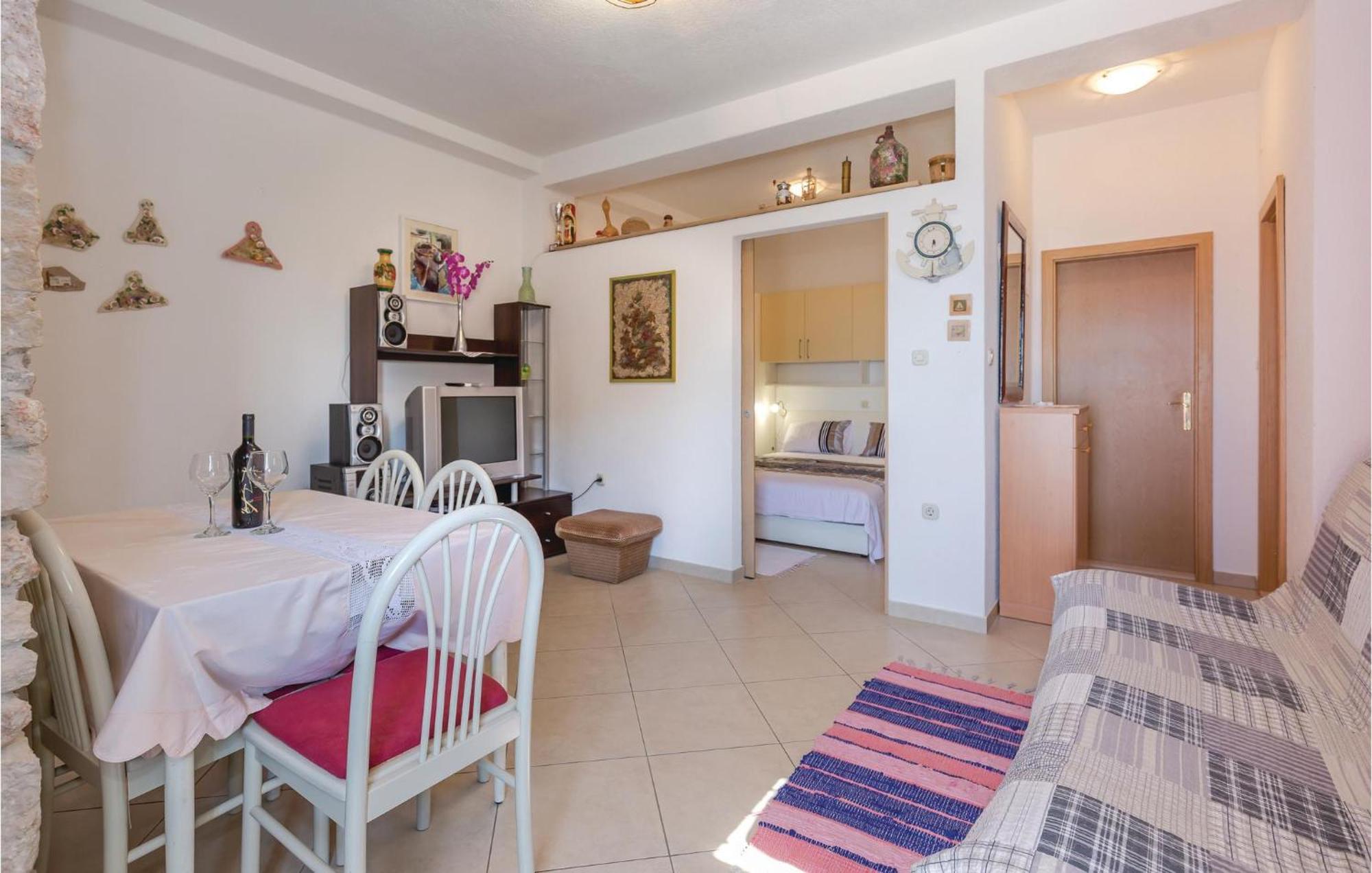 Awesome Home In Podgora With Kitchen Εξωτερικό φωτογραφία