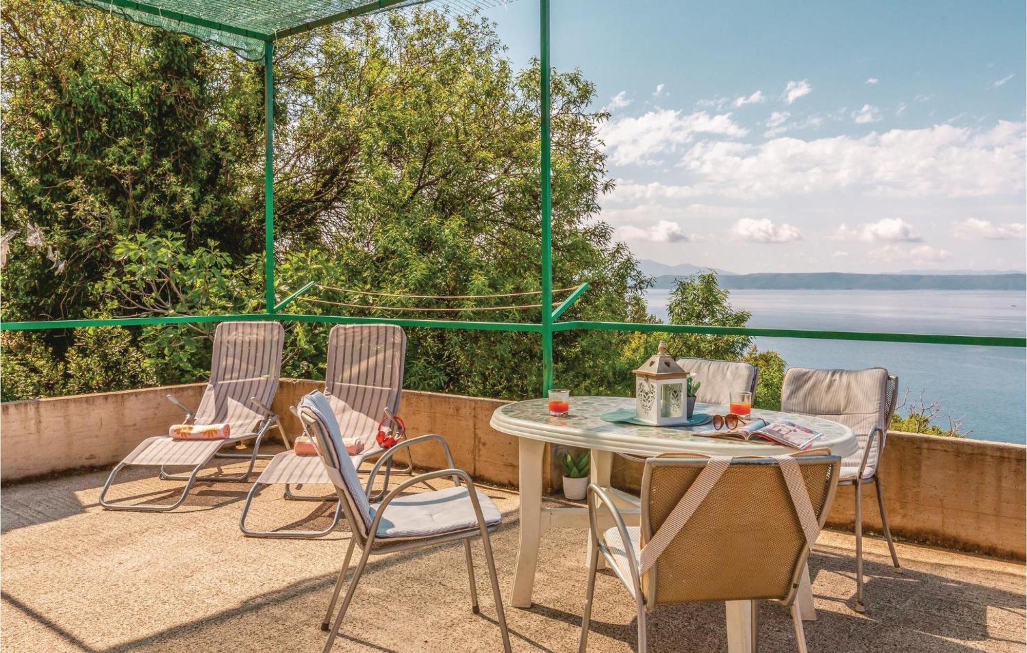 Awesome Home In Podgora With Kitchen Εξωτερικό φωτογραφία